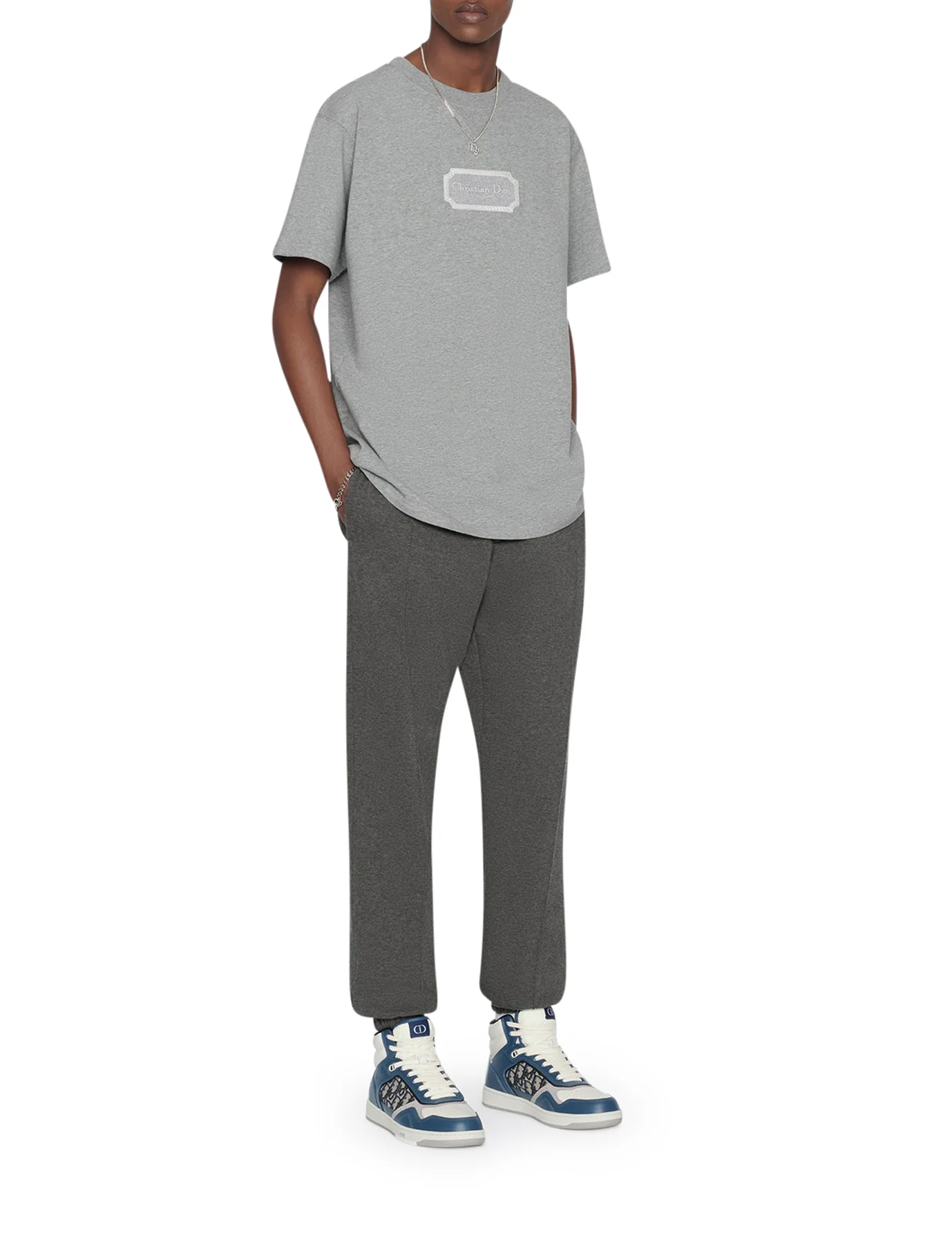 COMFORTABLE FIT T-SHIRT
