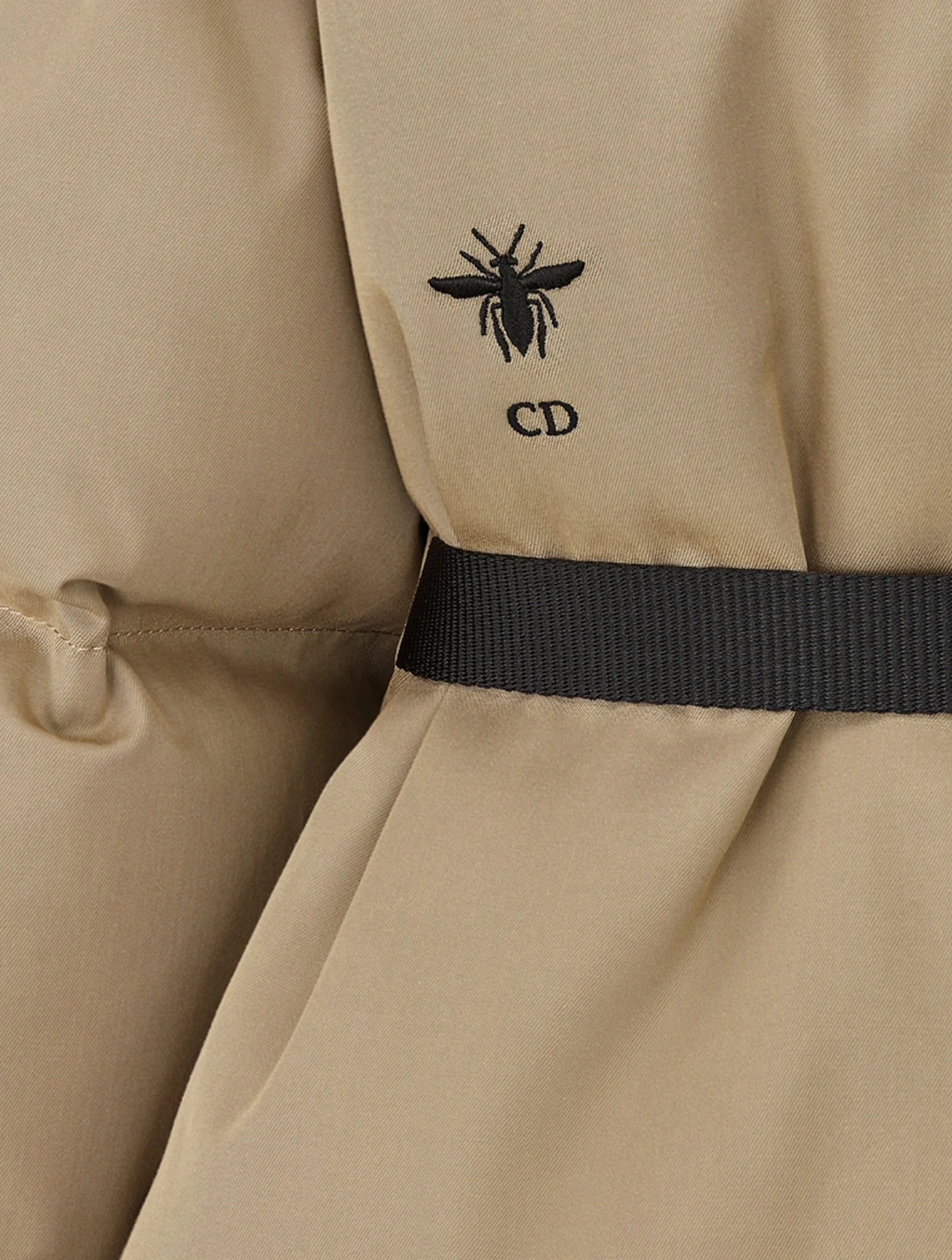 Down jacket with belt - Image 3