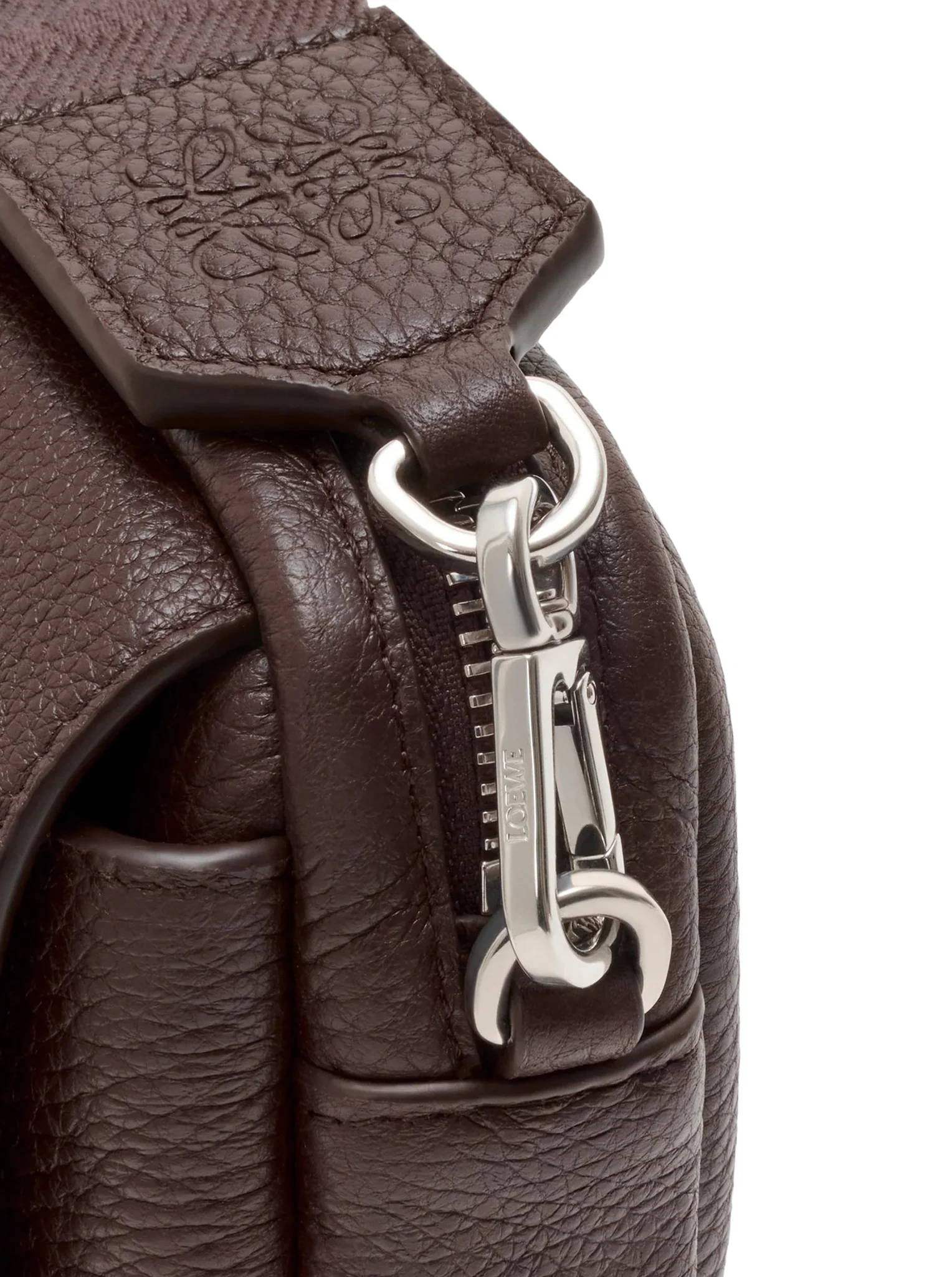 SMALL PEBBLE MESSENGER BAG IN SOFT GRAINED CALFSKIN - Image 4
