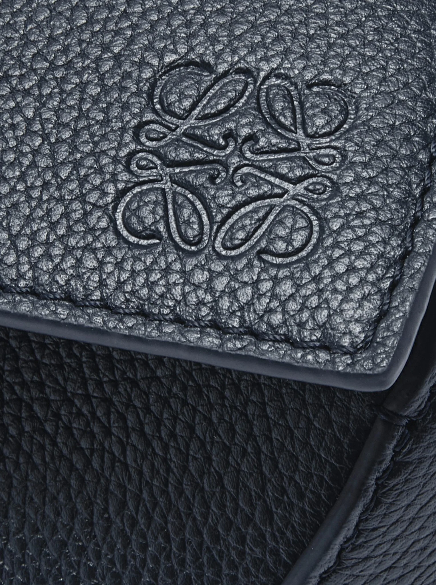 SMALL PUZZLE EDGE BAG IN GRAINED CALFSKIN - Image 2
